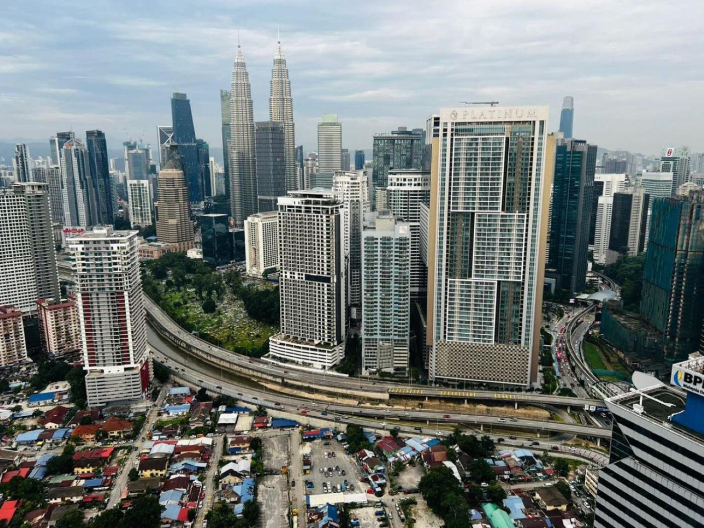 The Luxe Infinitum Klcc Apartment